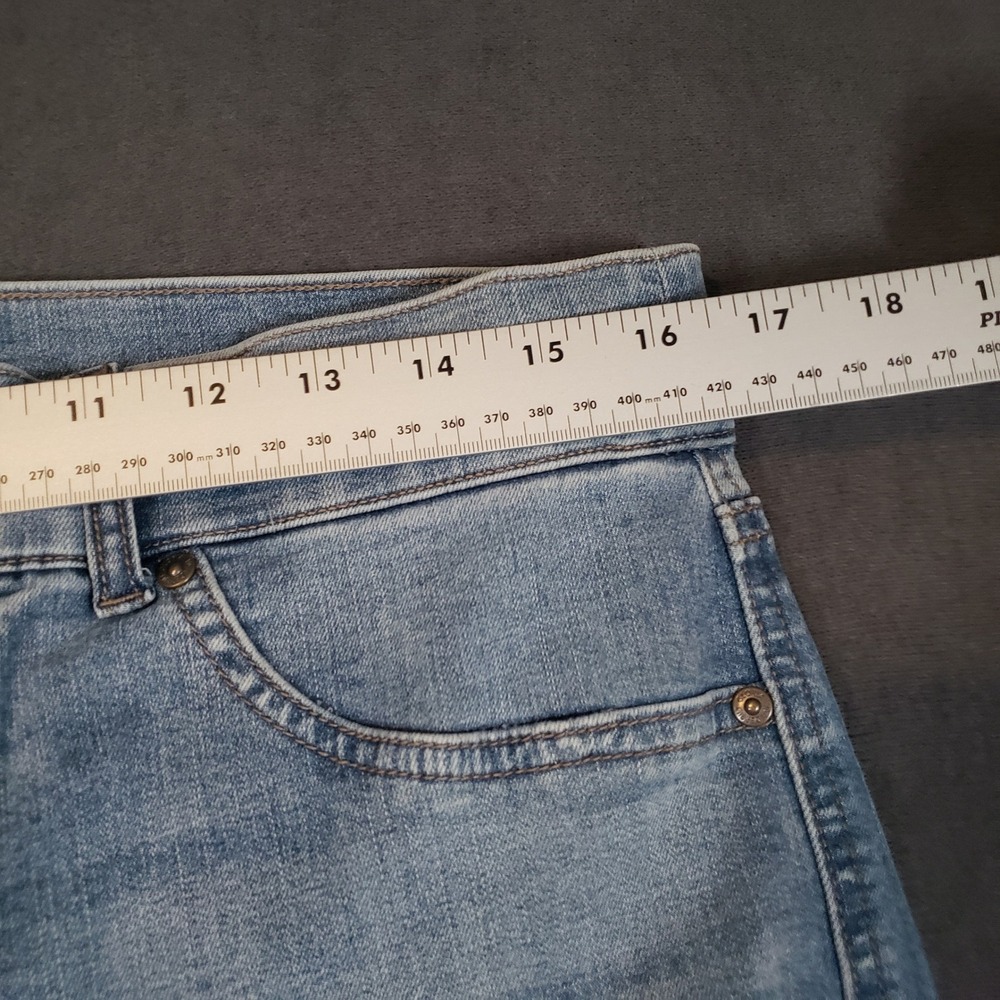 Gloria Vanderbilt Shape Effect Jeans Womens 12S Light Blue High Rise Flare Short - Picture 9 of 10